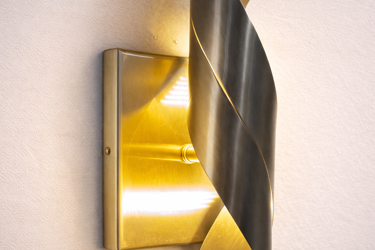 Vortex Duvar Aplik - 3